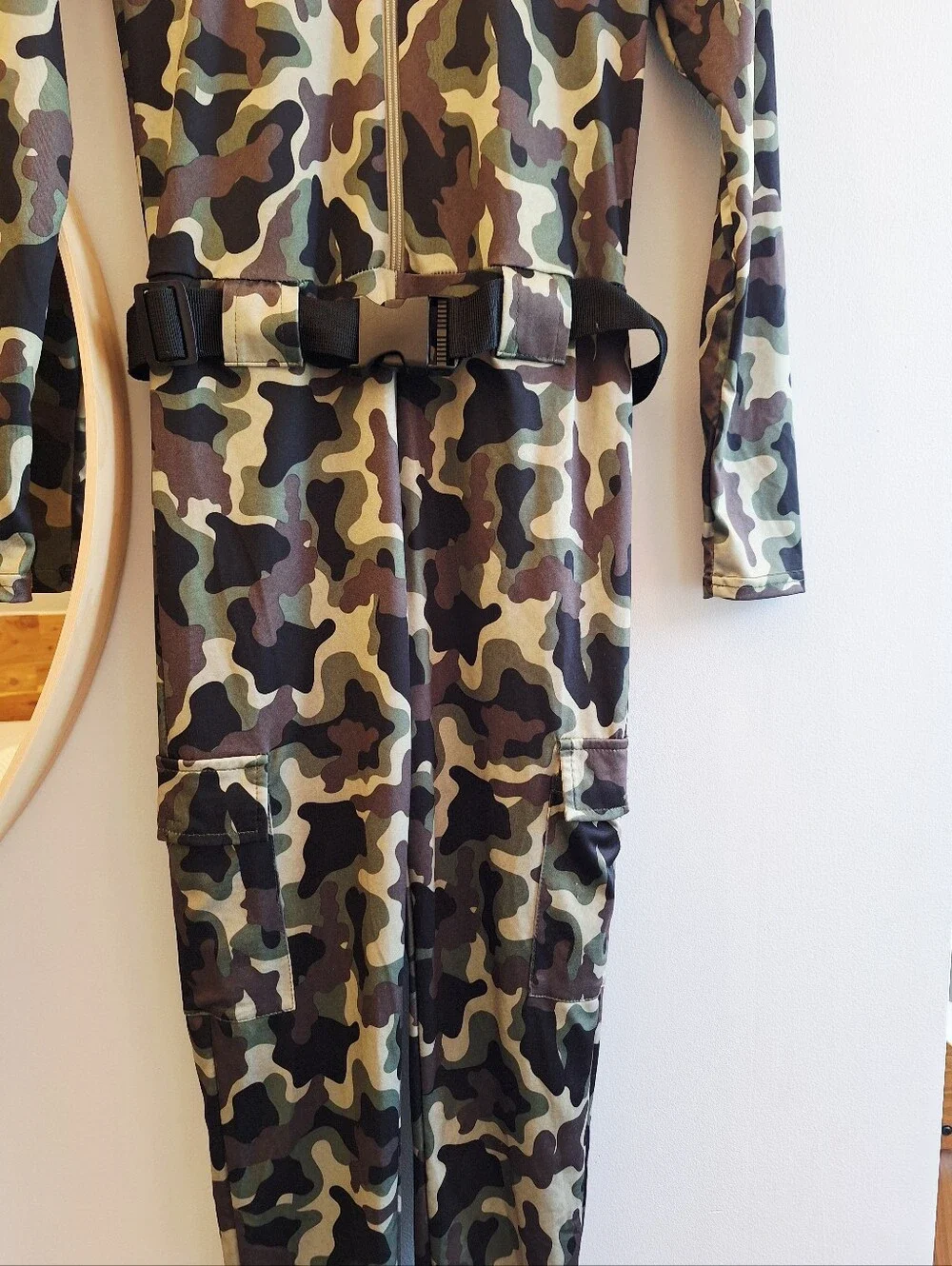 Spirit Halloween Adult Camo Catsuit Costume - Small - Picture 7 of 9